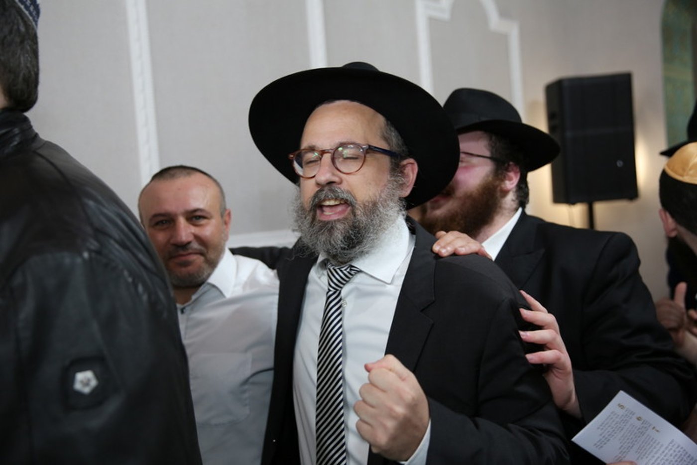 ספר התורה הוכנס במעמד מרגש בפרנקפורט