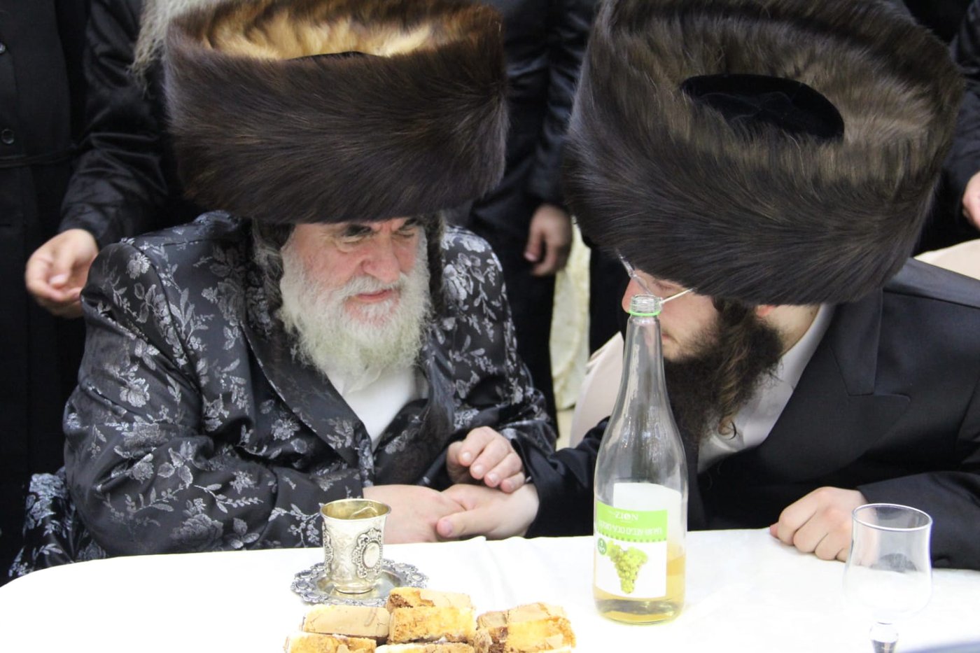 תיעוד: נכדו של נשיא ישיבת טשעבין התחתן