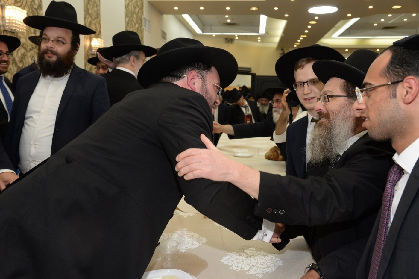נאמן בית הגר"ח התחתן - כולם התייצבו. צפו