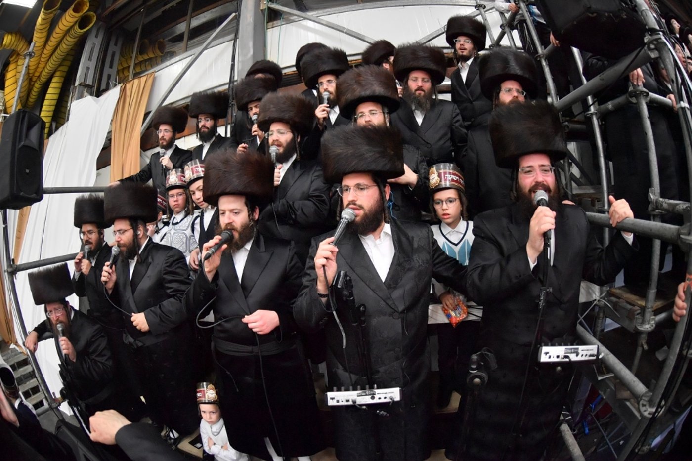 תיעוד: ה'פארשפיל' לנכד האדמו"ר מויז'ניץ