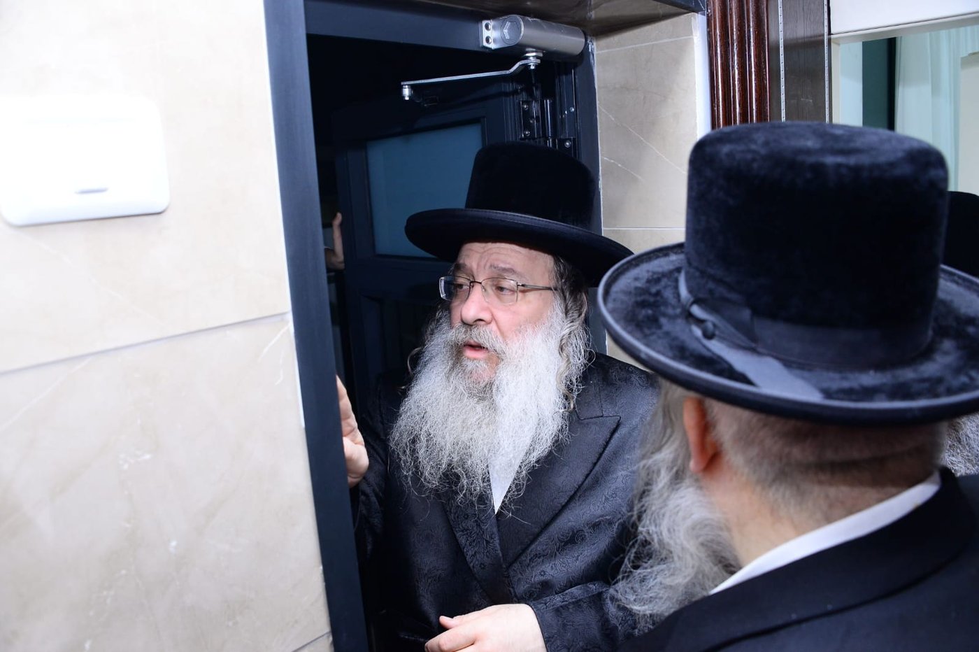 מעמד חנוכת הבית וקביעת מזוזה בנדבורנא
