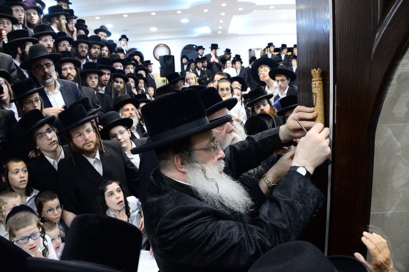 מעמד חנוכת הבית וקביעת מזוזה בנדבורנא