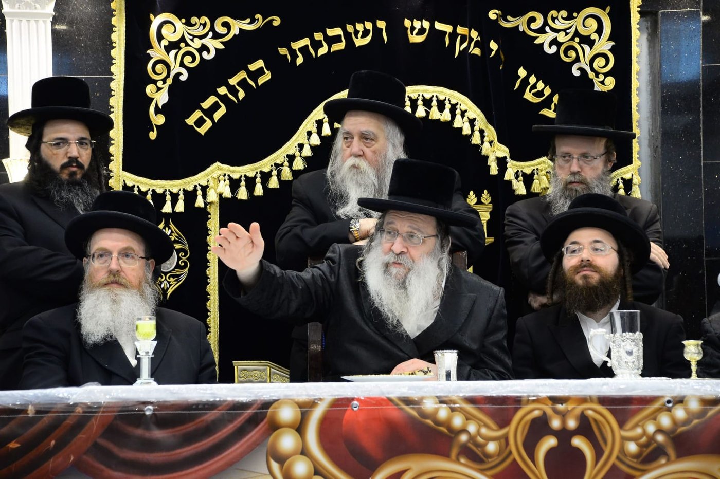 מעמד חנוכת הבית וקביעת מזוזה בנדבורנא