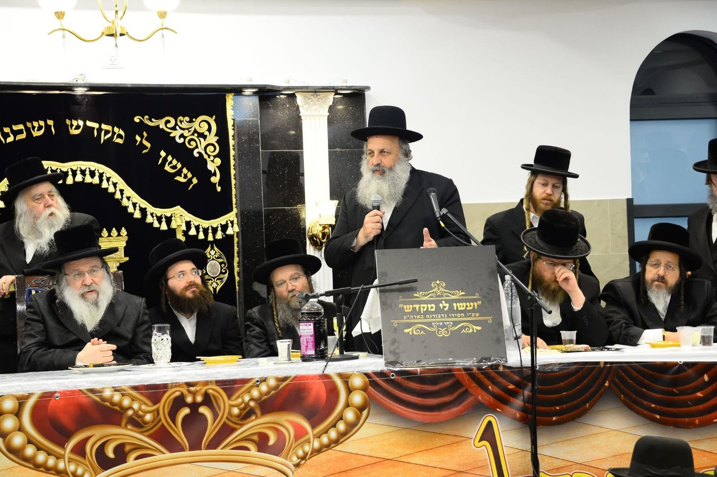 מעמד חנוכת הבית וקביעת מזוזה בנדבורנא