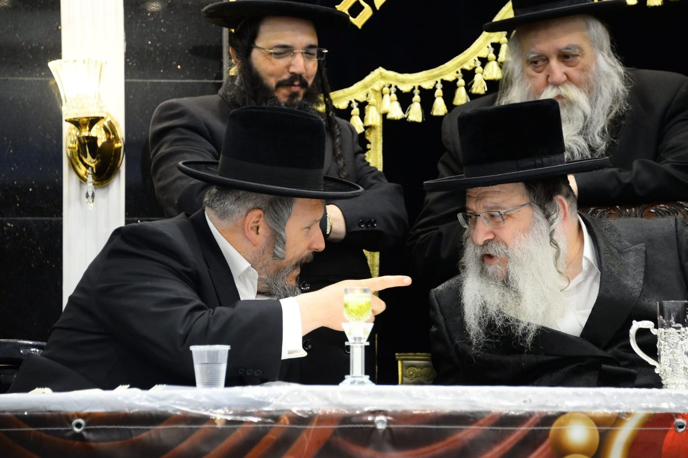 מעמד חנוכת הבית וקביעת מזוזה בנדבורנא