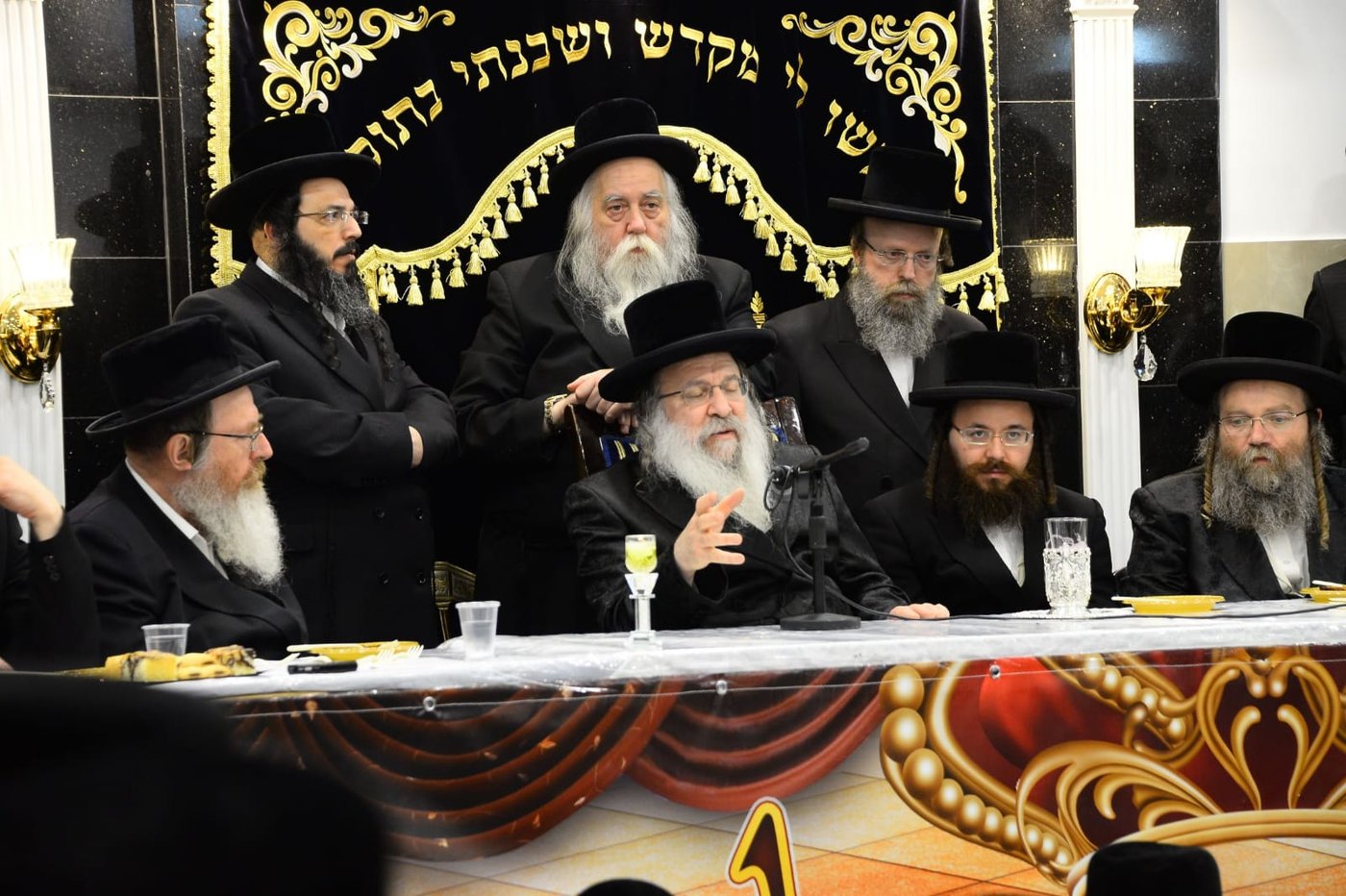 מעמד חנוכת הבית וקביעת מזוזה בנדבורנא