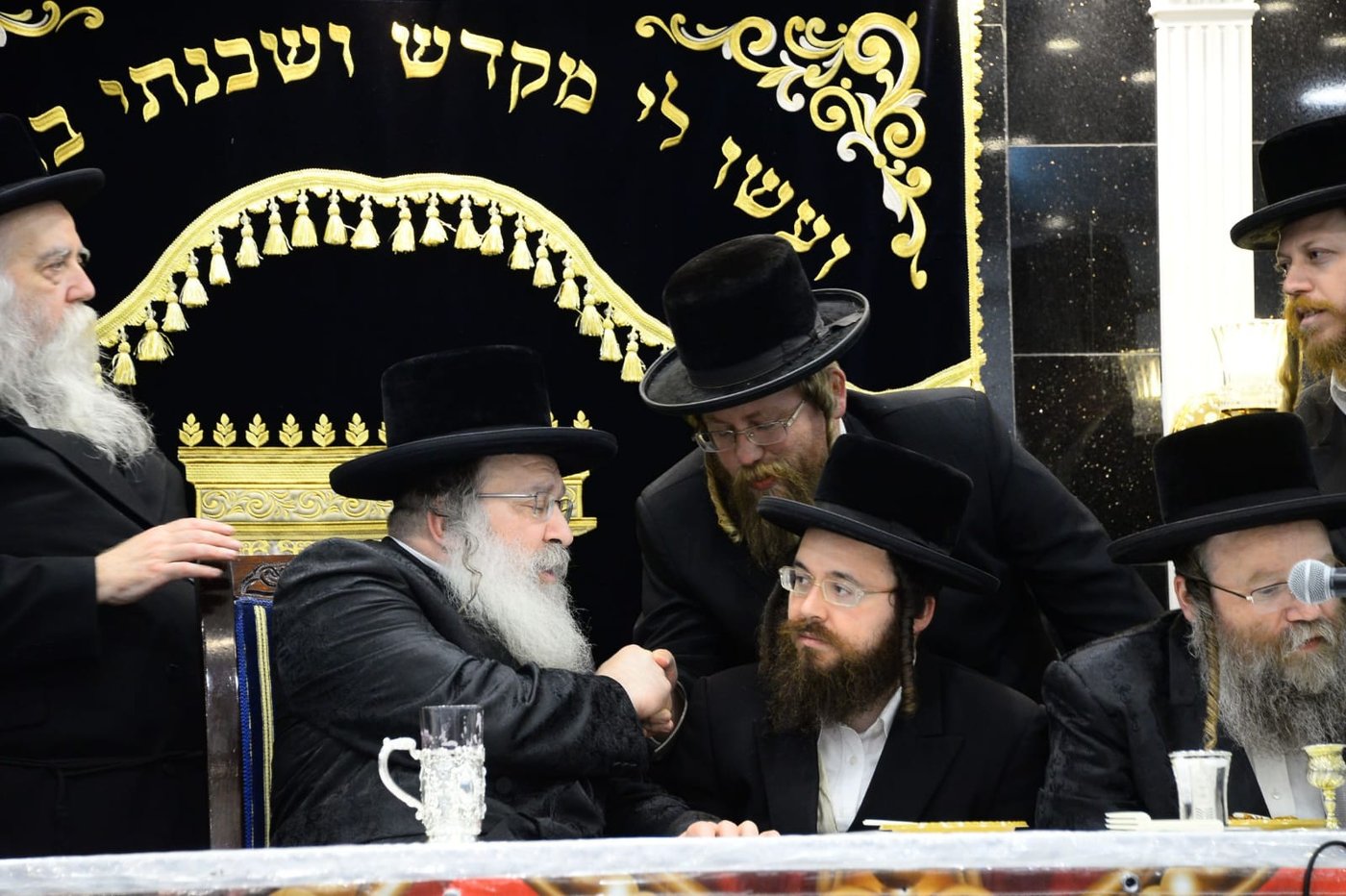 מעמד חנוכת הבית וקביעת מזוזה בנדבורנא