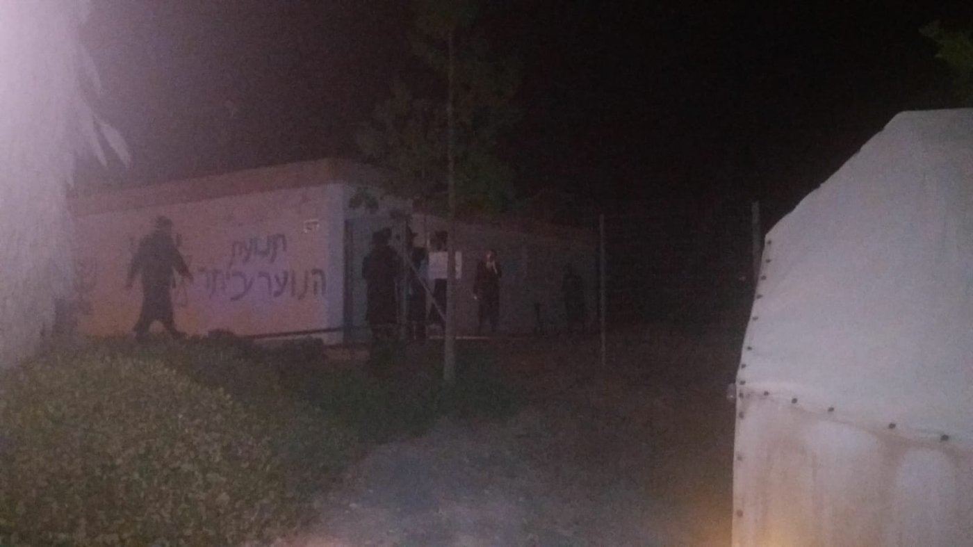 חסידי גור בערד חוששים: לאחר שנתיים רחובות ערד בוערים שוב
