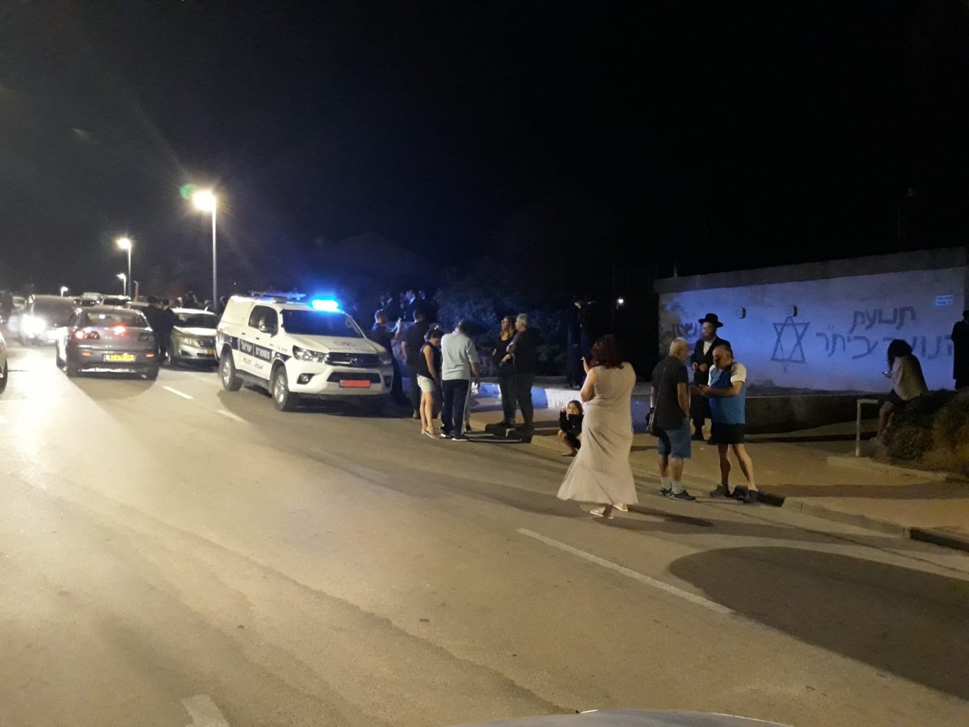 חסידי גור בערד חוששים: לאחר שנתיים רחובות ערד בוערים שוב