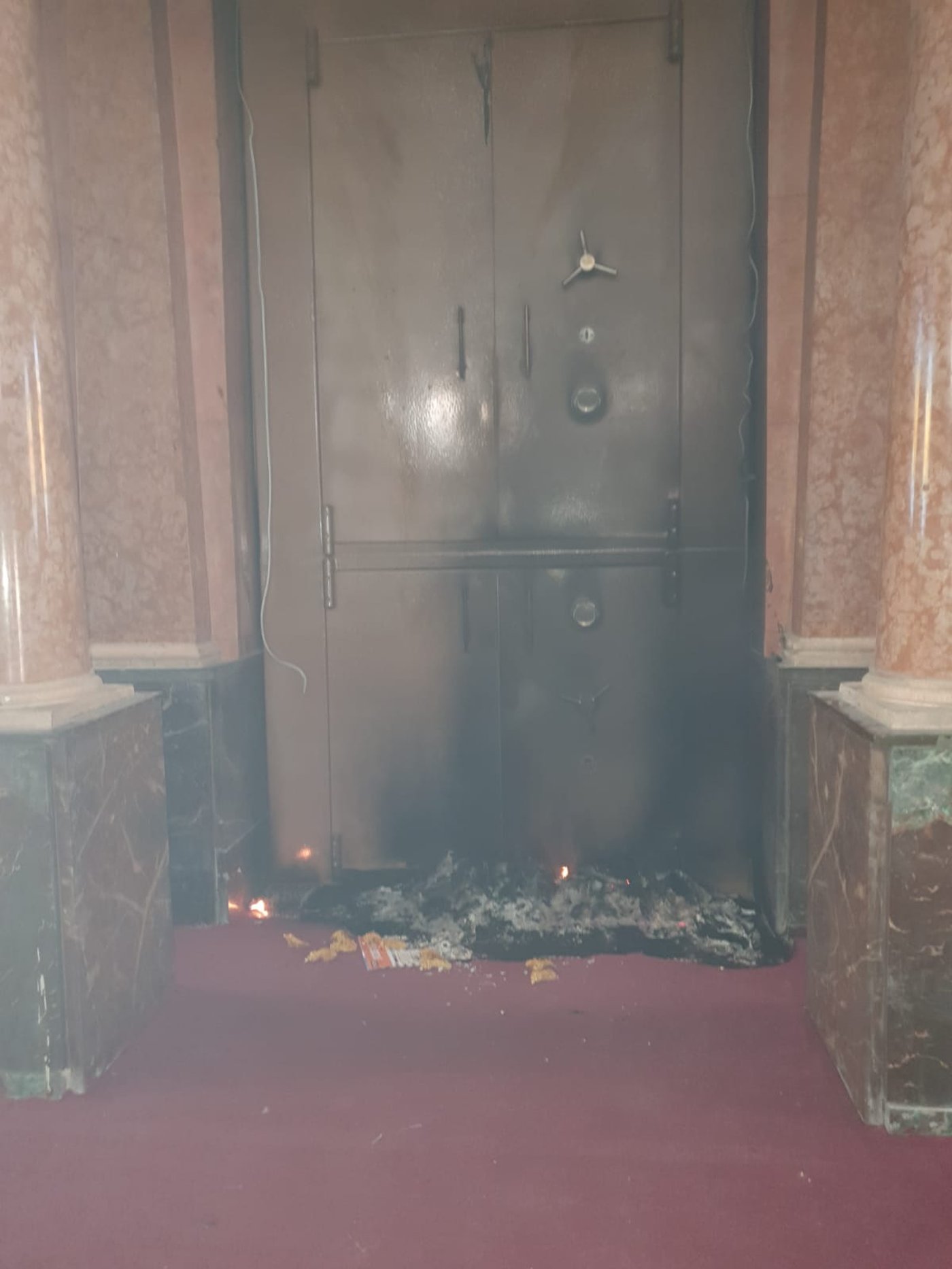 חזקי הגיע לבית הכנסת באקראי וכיבה את האש: "נס גדול"