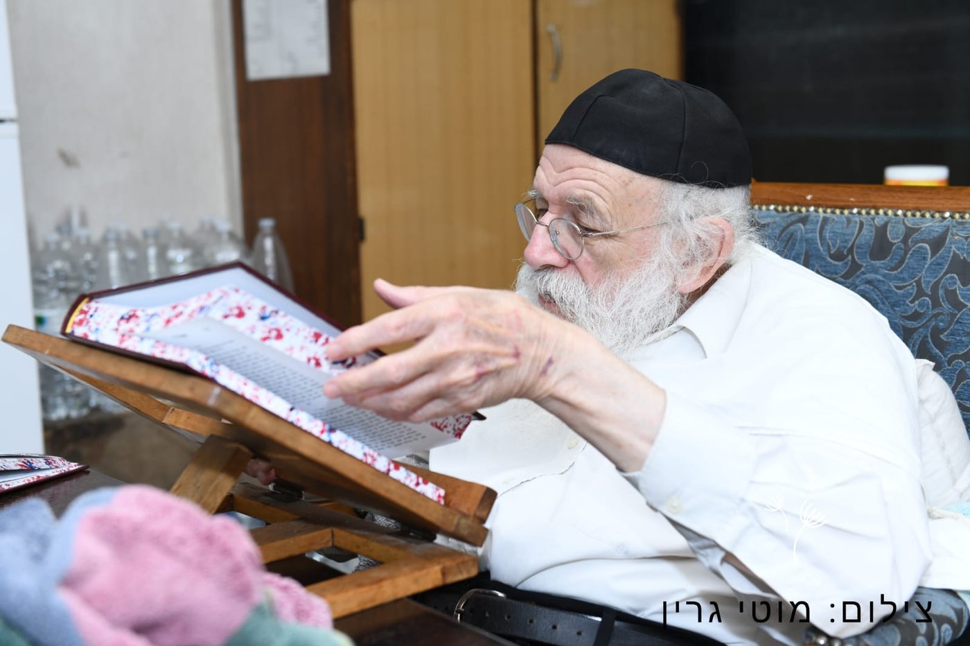 מיוחד: יום בחיי הגאון רבי מאיר גריינמן • צפו