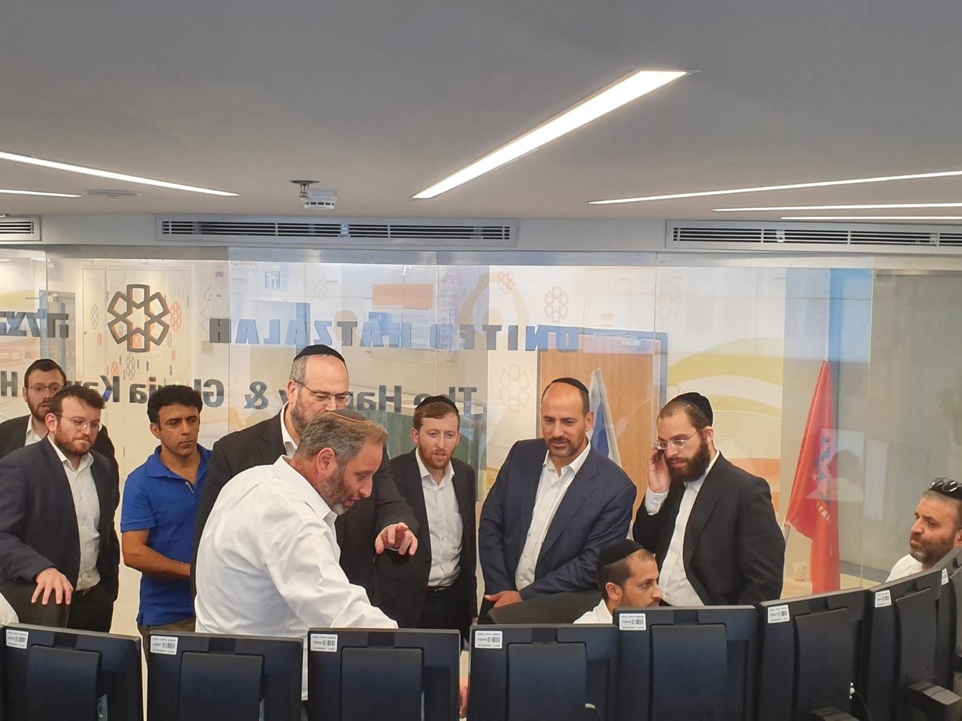 מ"מ וסגן ראש עיריית ירושלים הרב אליעזר ראוכברגר במטה ובמוקד איחוד הצלה