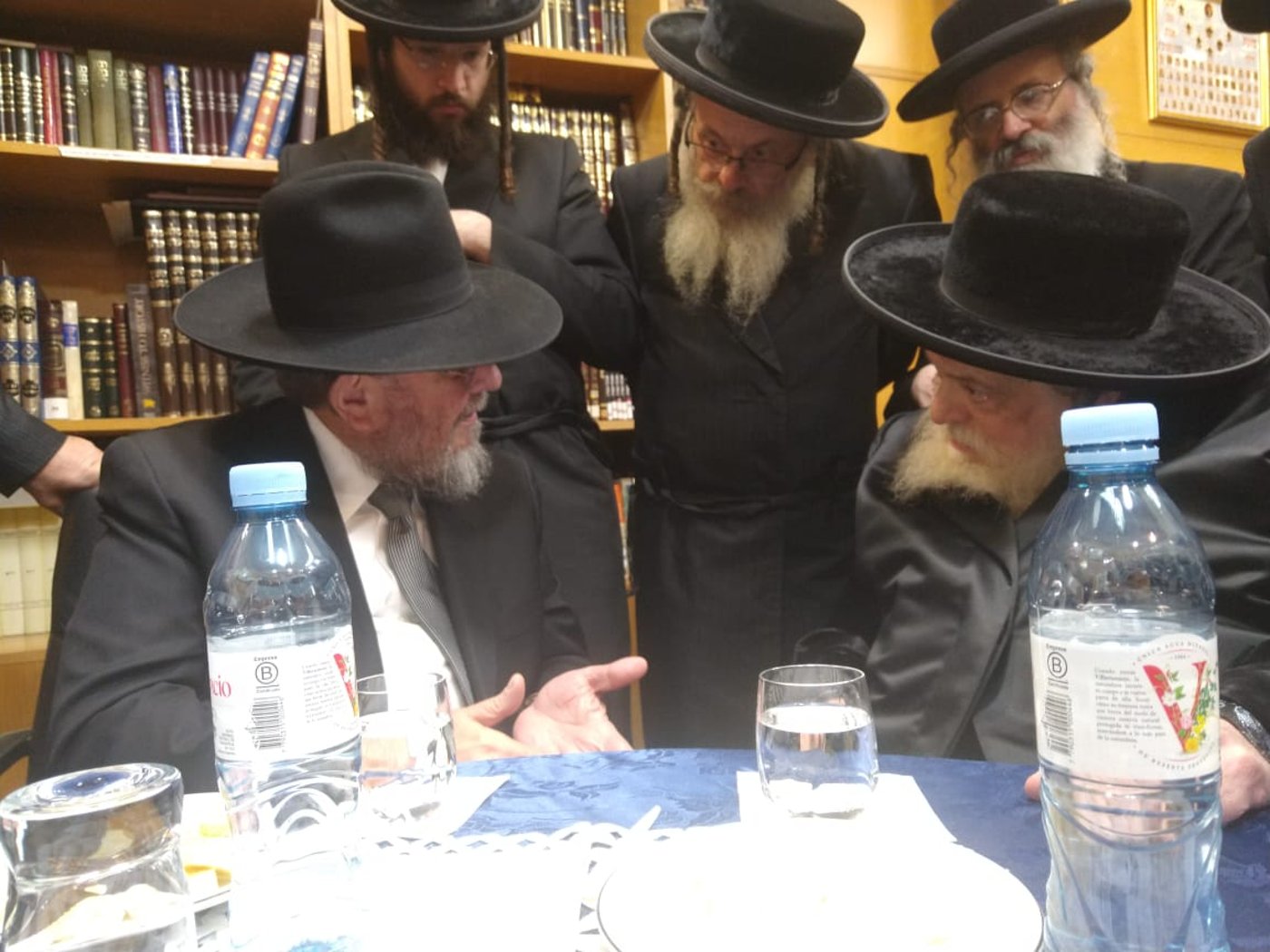 האדמו"ר מתולדות אברהם יצחק בקהילת 'סוכת דוד' בארגנטינה