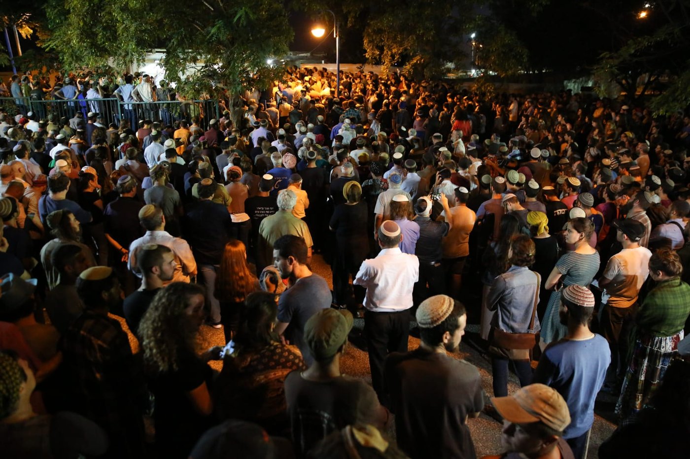 האב השכול בכה: "כמה כאב יביא הגעגוע?"