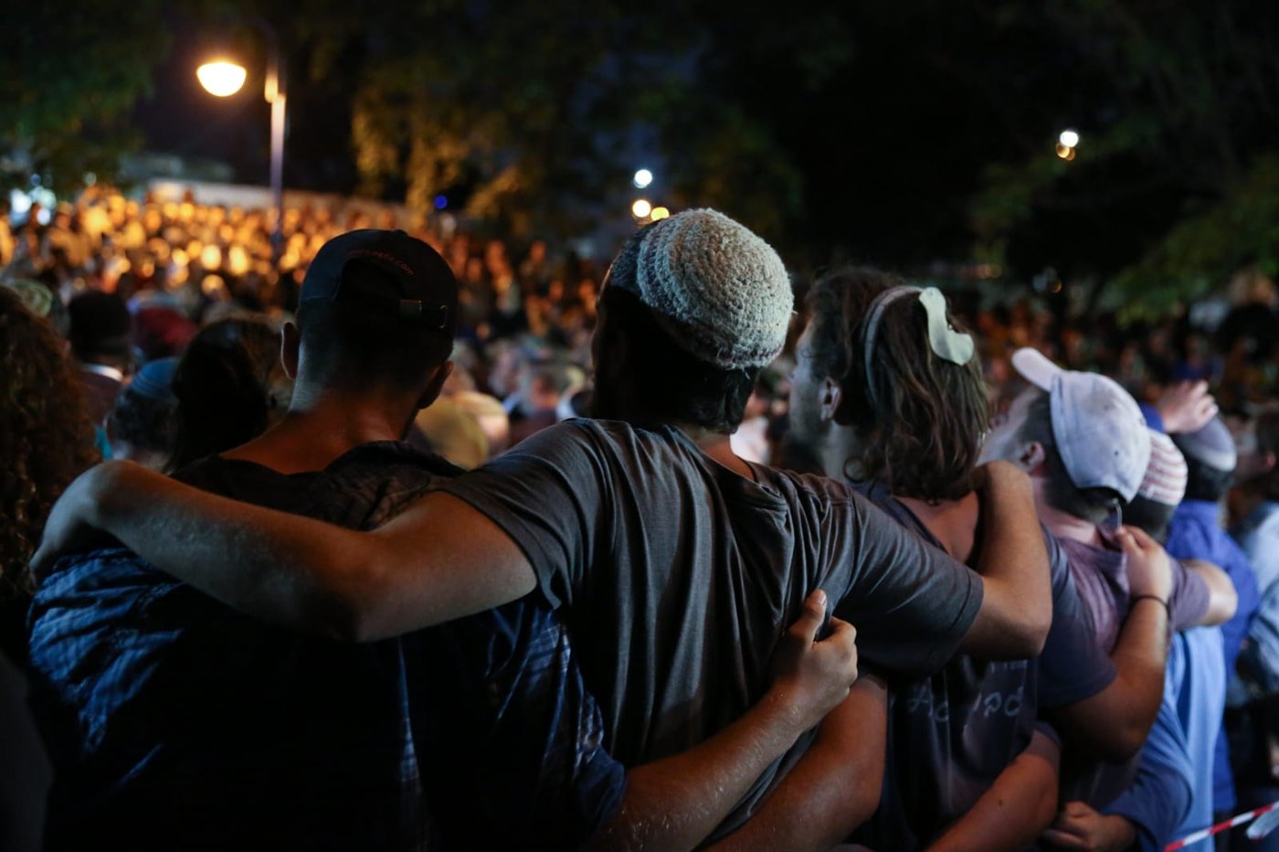 האב השכול בכה: "כמה כאב יביא הגעגוע?"