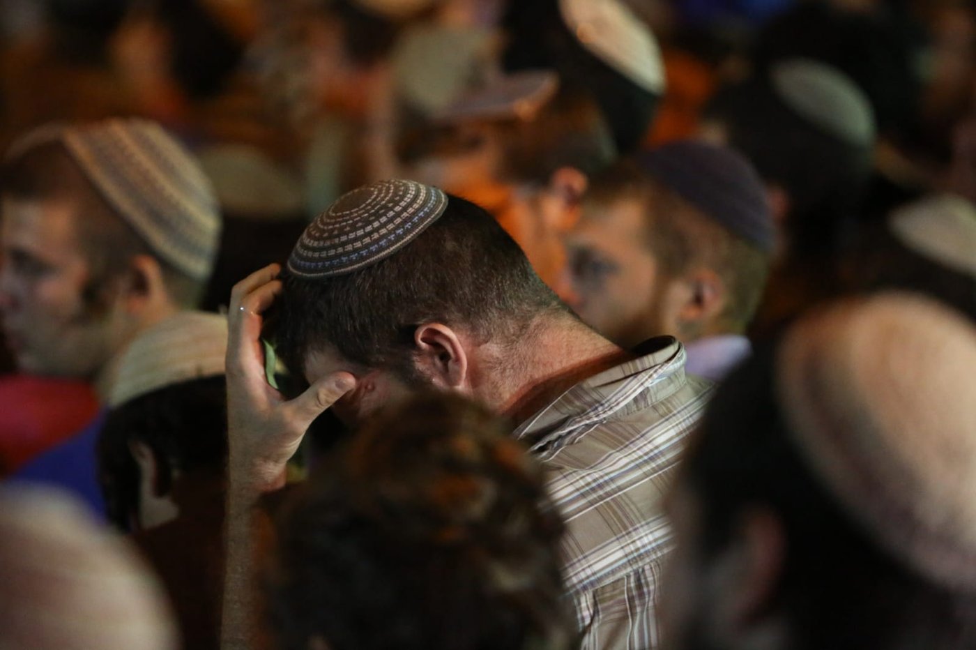 האב השכול בכה: "כמה כאב יביא הגעגוע?"