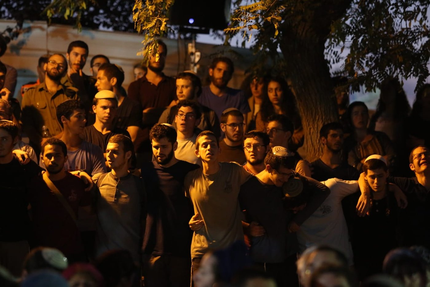 האב השכול בכה: "כמה כאב יביא הגעגוע?"
