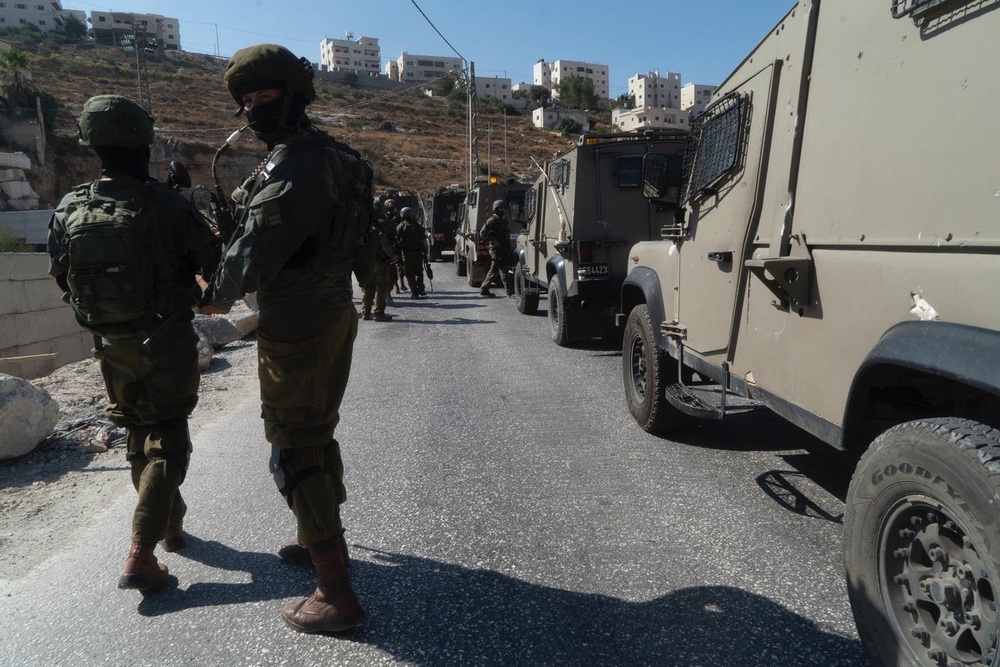 המצוד נמשך: צה"ל פשט על הכפר הפלסטיני בית פג'אר