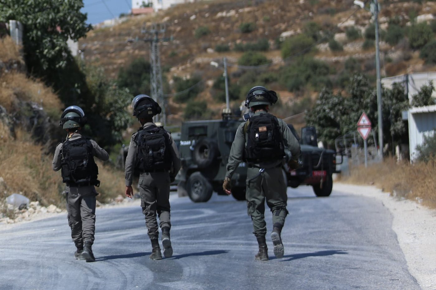 המצוד נמשך: צה"ל פשט על הכפר הפלסטיני בית פג'אר