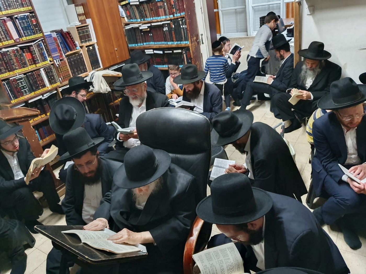 צפו: מרן שר התורה הגר"ח קנייבסקי מקונן על חורבן הבית