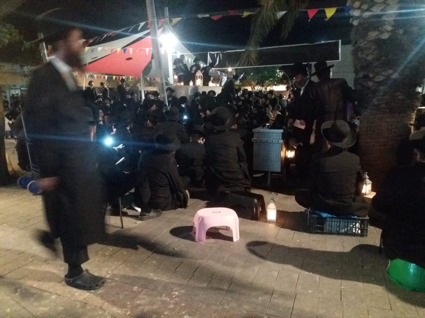 צפו: חסידי גור מקוננים ברחובות העיר ערד