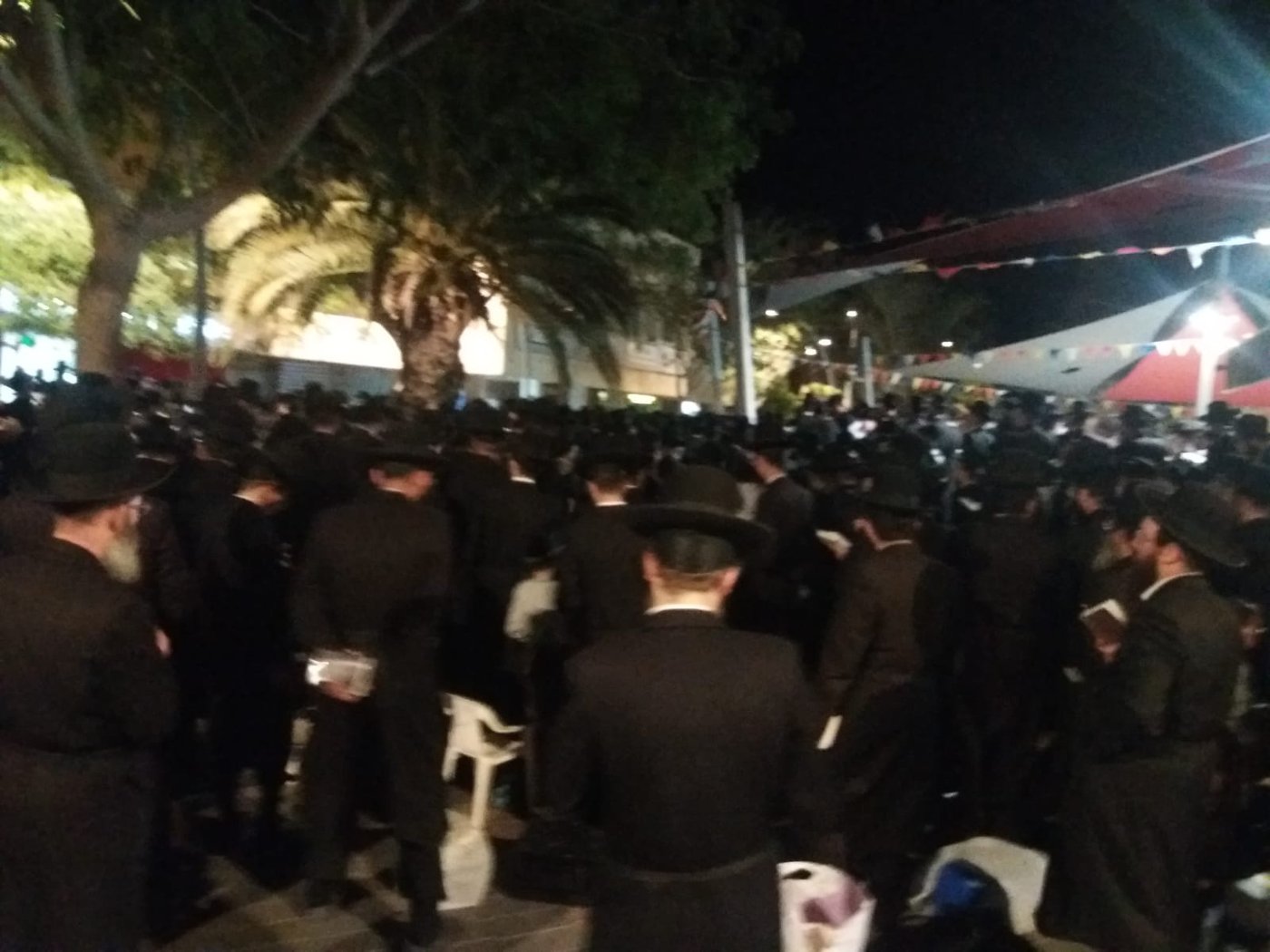 צפו: חסידי גור מקוננים ברחובות העיר ערד