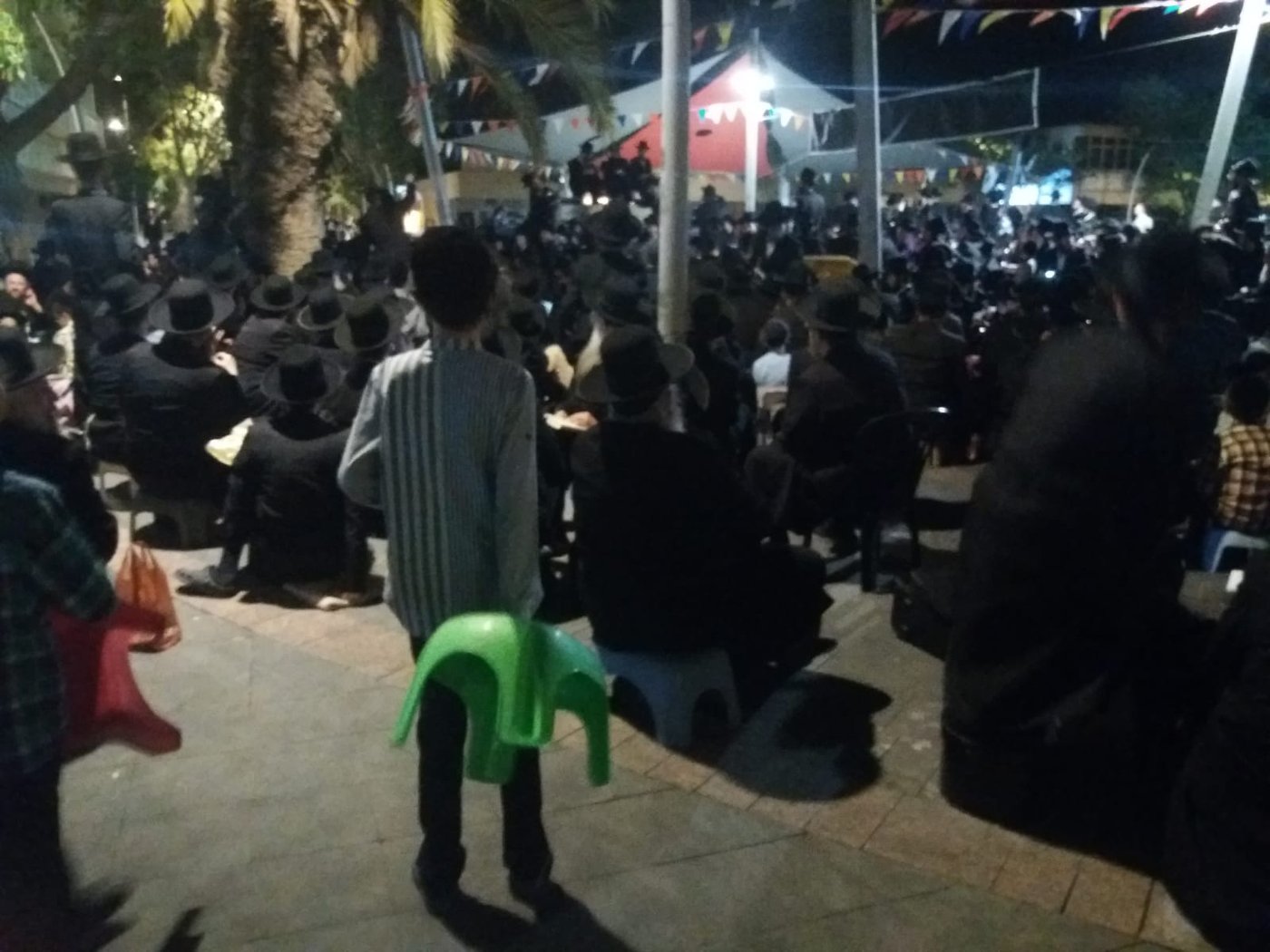צפו: חסידי גור מקוננים ברחובות העיר ערד