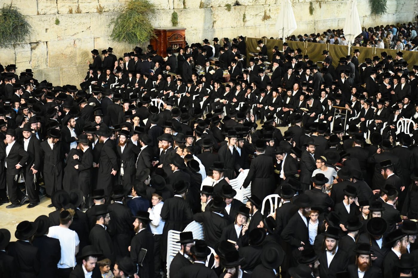 צאת הצום ברחבת הכותל המערבי • גלריה
