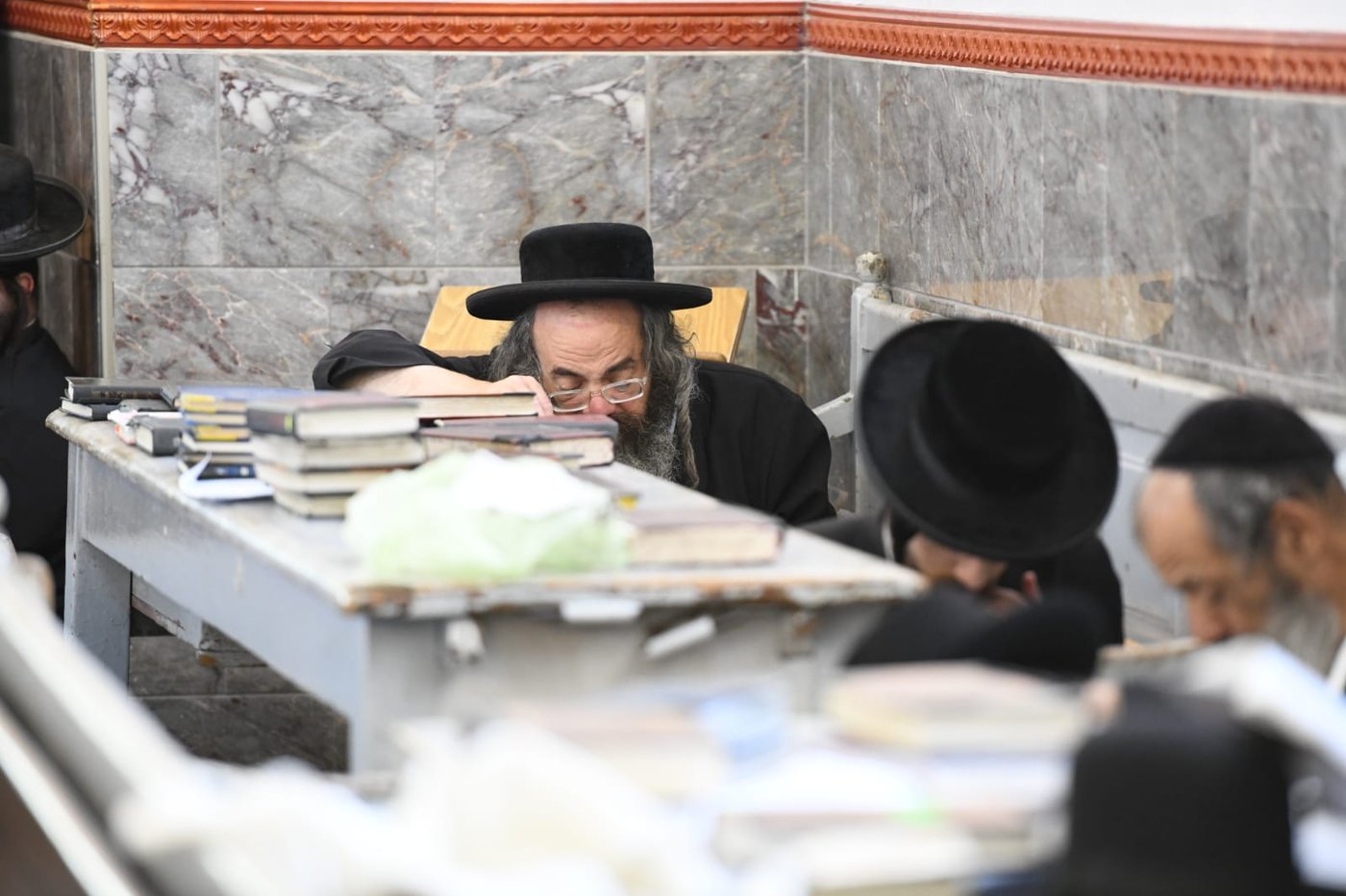 תיעוד מיוחד: תשעה באב במאה שערים