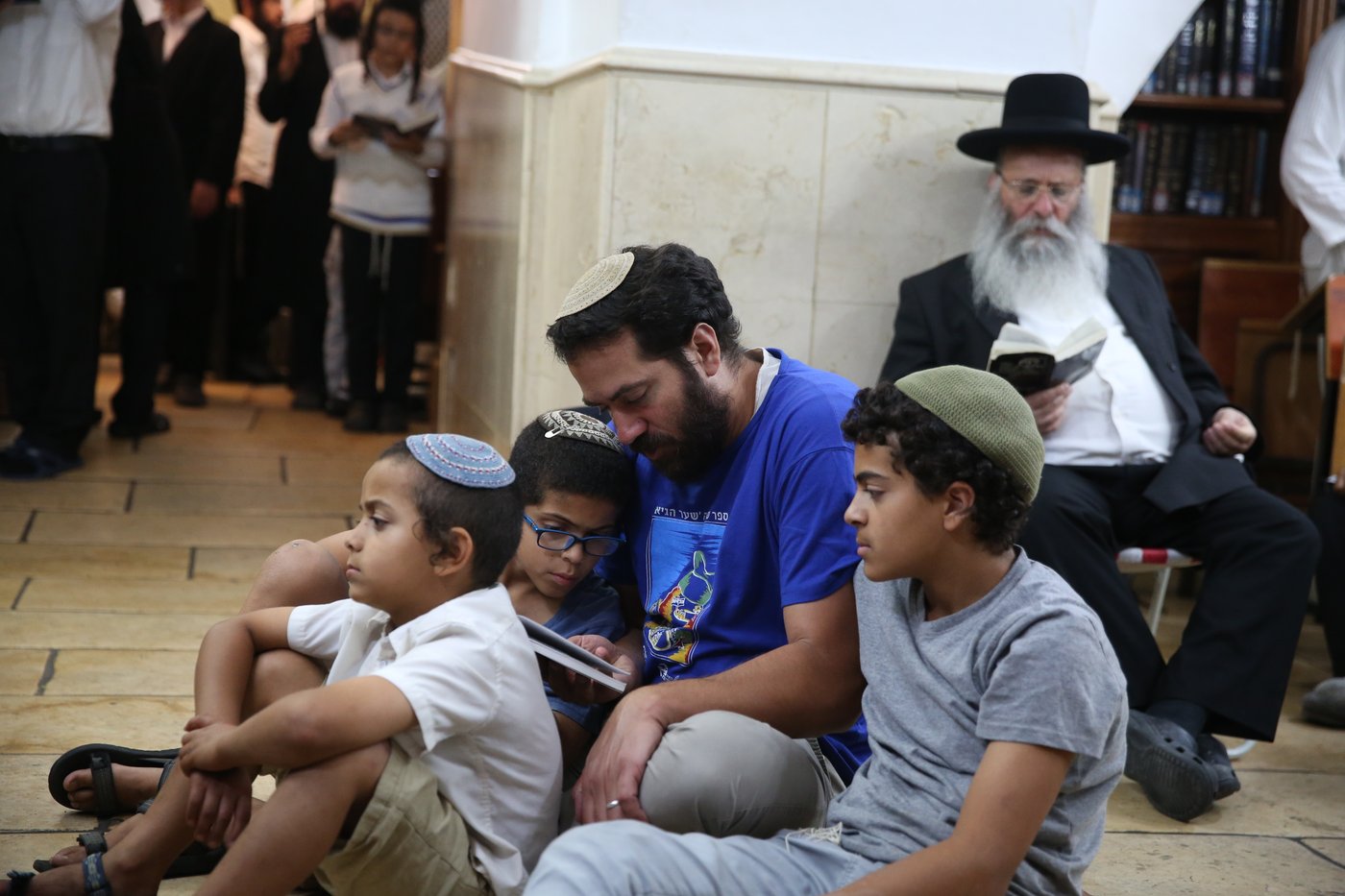 אמירת הקינות בציון רבי שמעון בר יוחאי • צפו