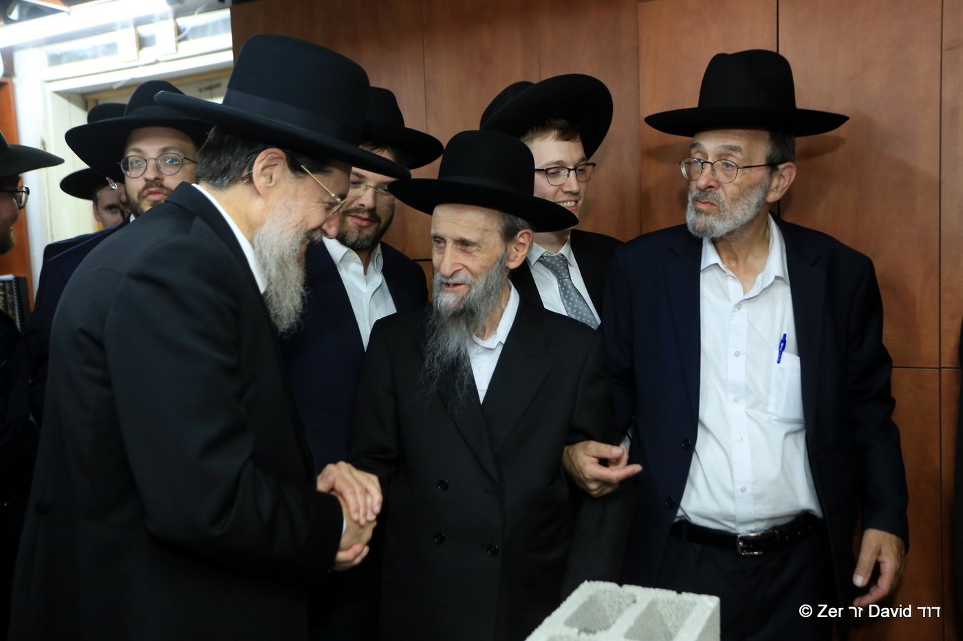 הגרב"צ קוק הוכתר לגאב"ד קהילת "אבי עזרי" ומרכז העיר