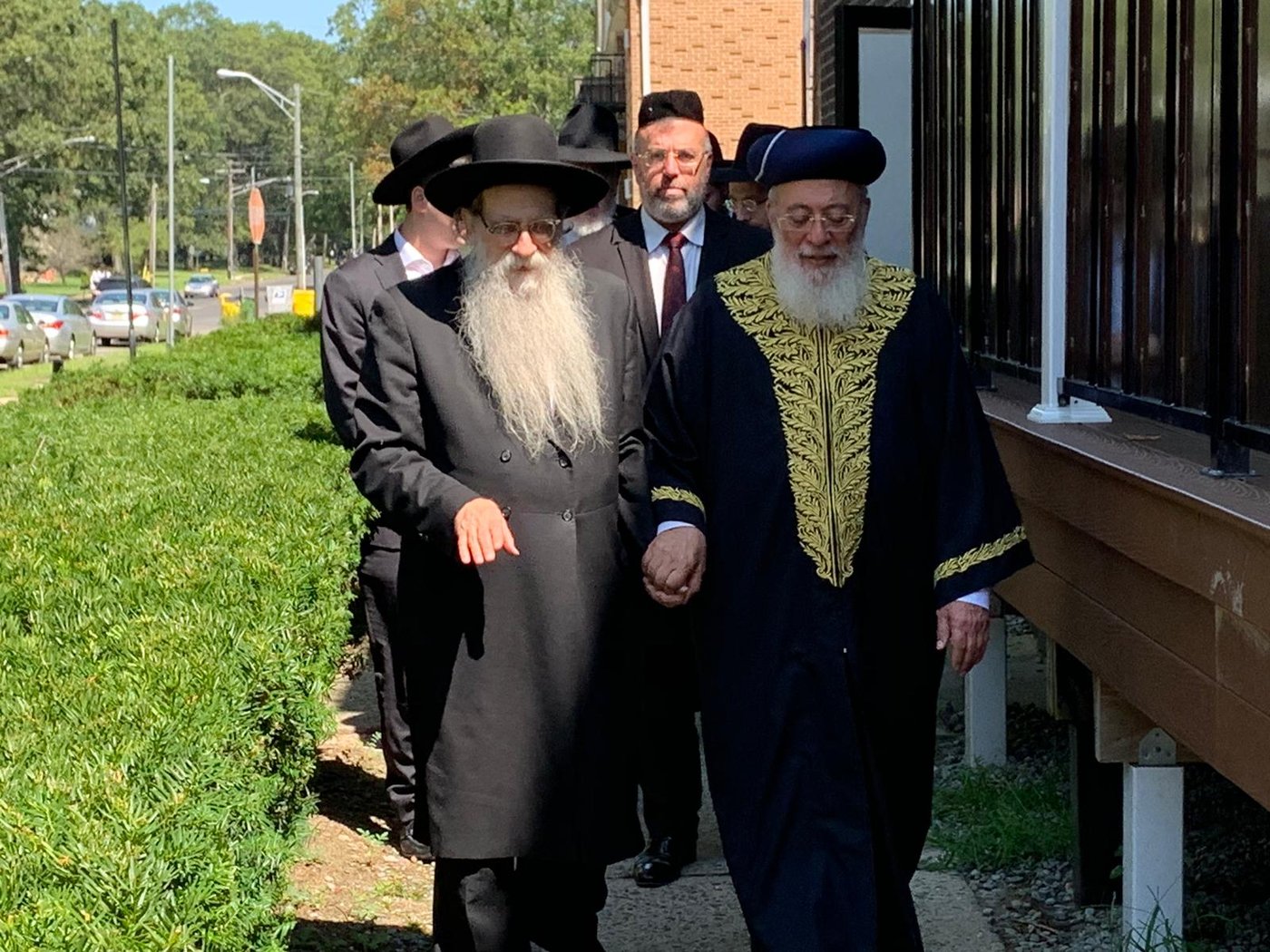 השבחים של הגר"י אולשין על הגר"ש עמאר. צפו בהקדשה