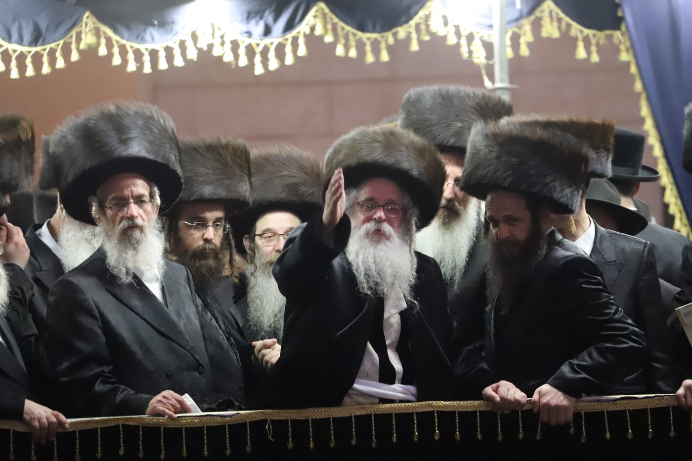 צפו: נישואי בן האדמו"ר מנדבורנה ירושלים