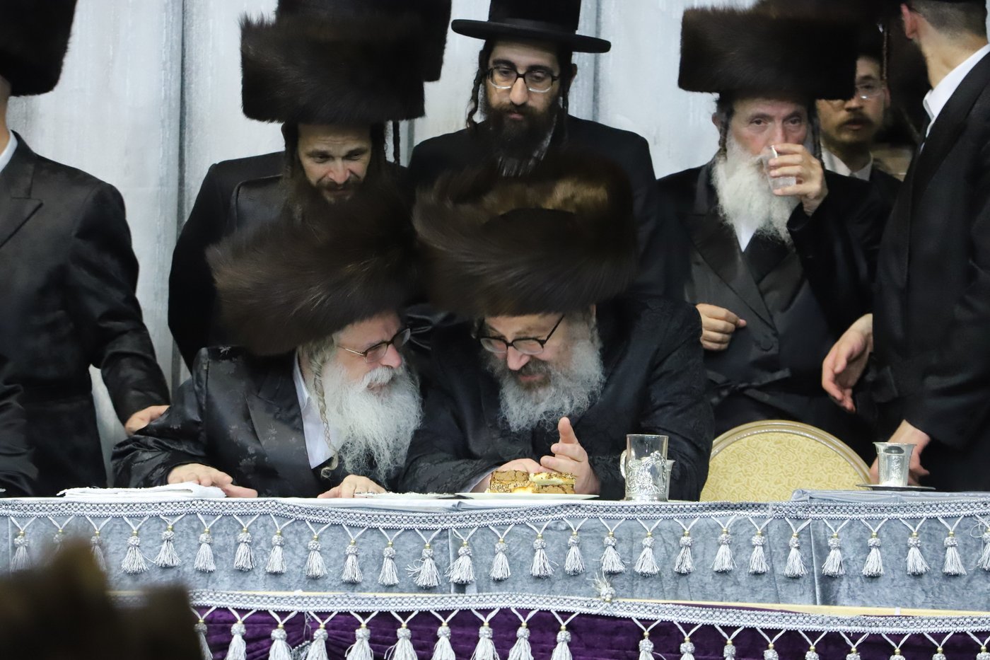 צפו: נישואי בן האדמו"ר מנדבורנה ירושלים