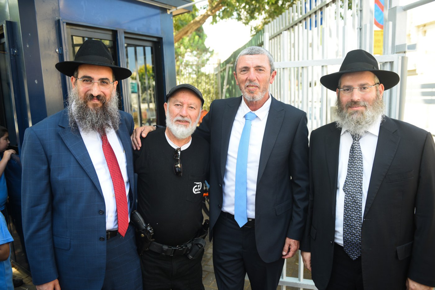 ילד שעלה מאיראן ולומד בחב"ד נפגש עם פרוש ופרץ