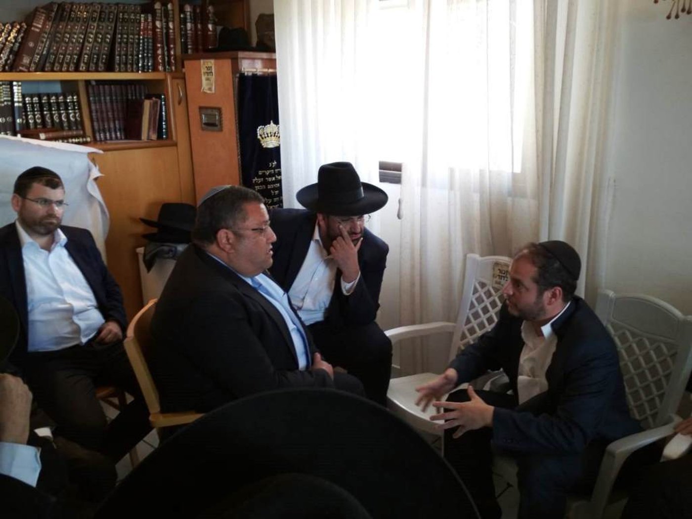 גדולי ישראל בניחום אבלים אצל הגר"י ברייטקופף