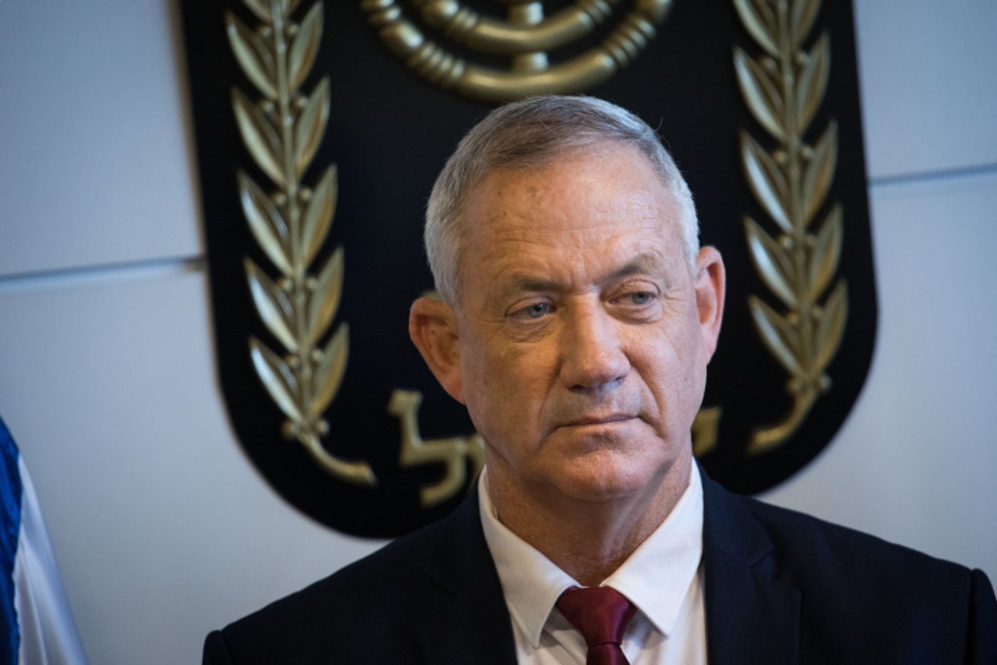 היועמ"ש הורה: לבדוק את החברה של בני גנץ