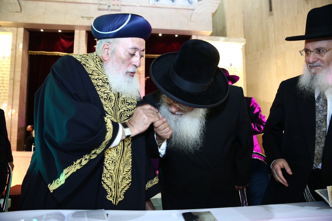 אלפים בעצרת הסליחות בראשות הראשל"צ הגר"ש עמאר
