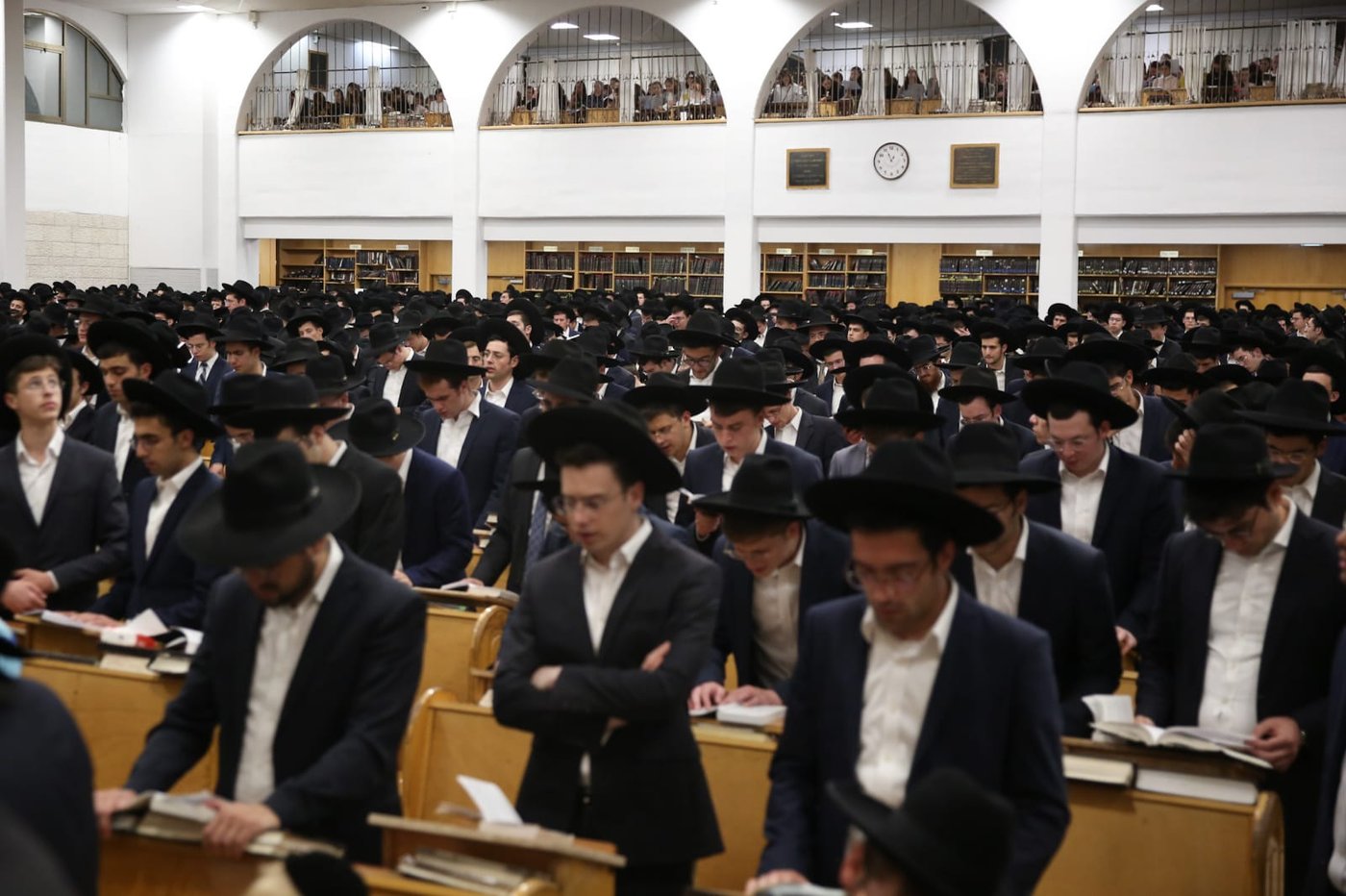 בְּמוֹצָאֵי מְנוּחָה קִדַּמְנוּךָ תְּחִלָּה • סליחות ראשונות ב'חברון'