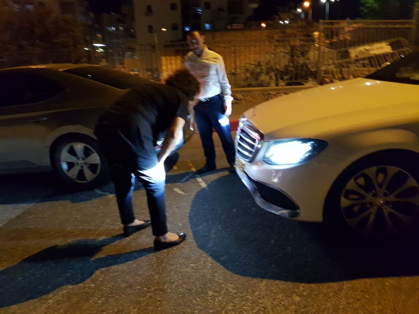 נהגת מונית התנגשה ברכבו של מקלב - אך הוא ויתר לה. צפו