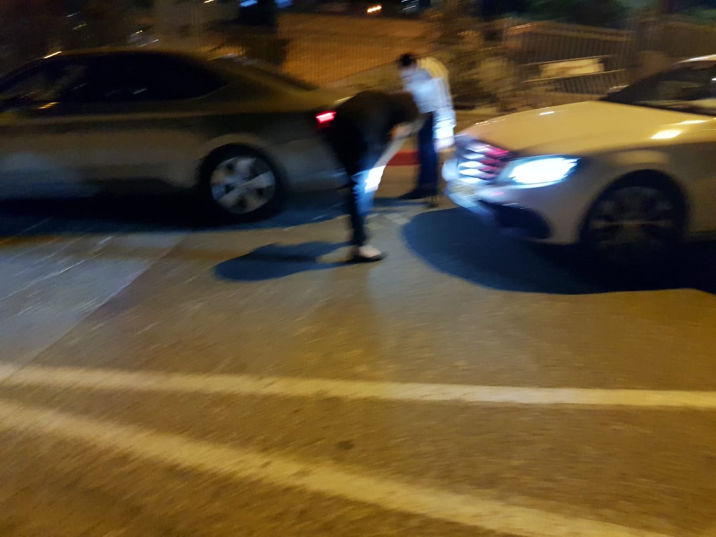 נהגת מונית התנגשה ברכבו של מקלב - אך הוא ויתר לה. צפו