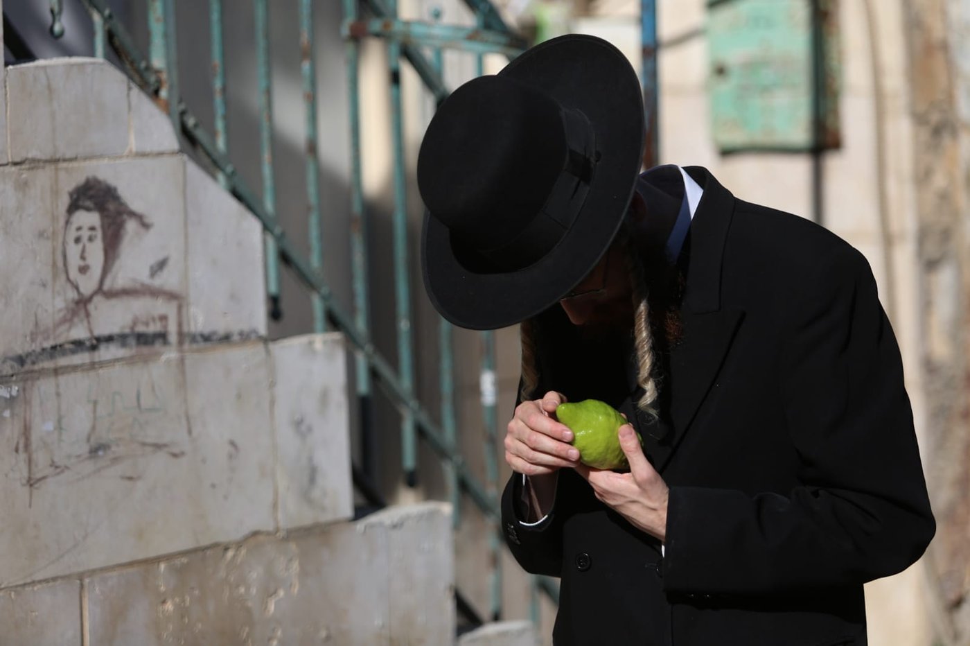 בלי בלעטל: בירושלים נערכים לחג הסוכות
