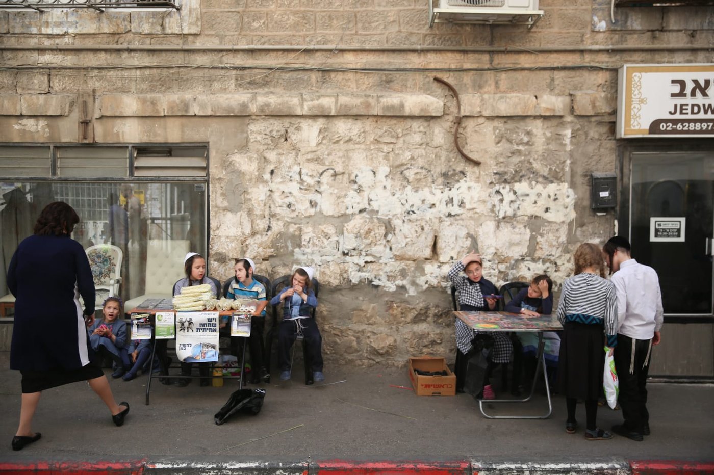 ערב חג: הגברים ב'מינים', הילדים בקוישיקלך והנשים בקניות