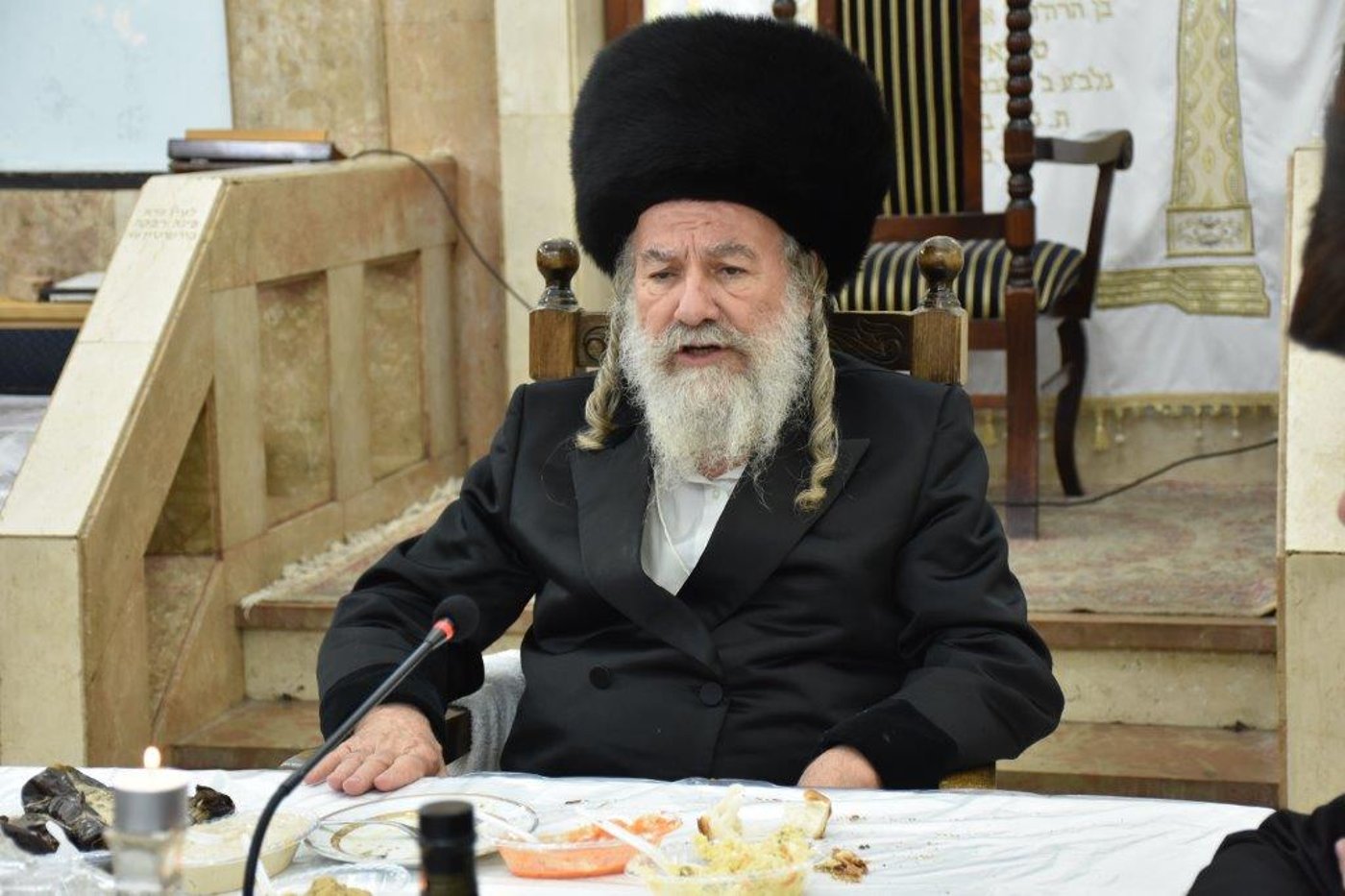 אשלג: ה'טיש יארצייט' שולב עם סעודת 'שלישי למילה'