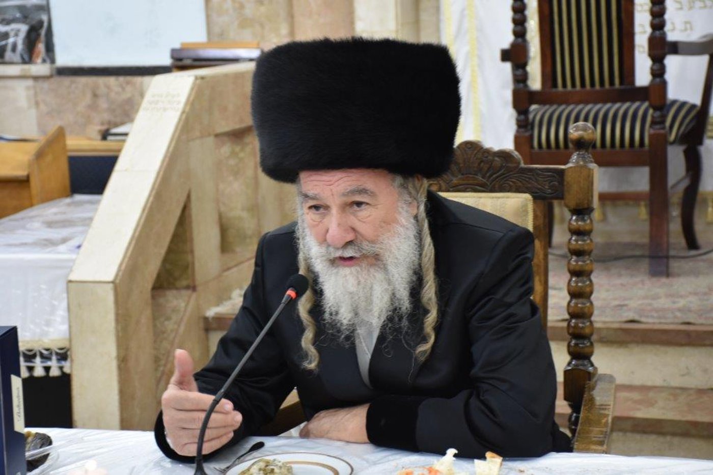 אשלג: ה'טיש יארצייט' שולב עם סעודת 'שלישי למילה'