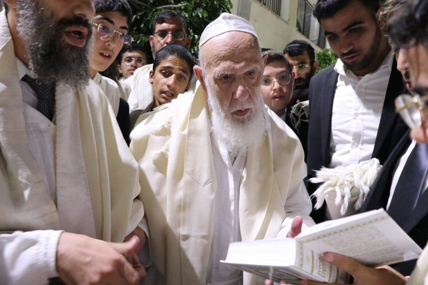 תיעוד: נשיא המועצת חכם שלום כהן והגר"ש בעדני בכיפור