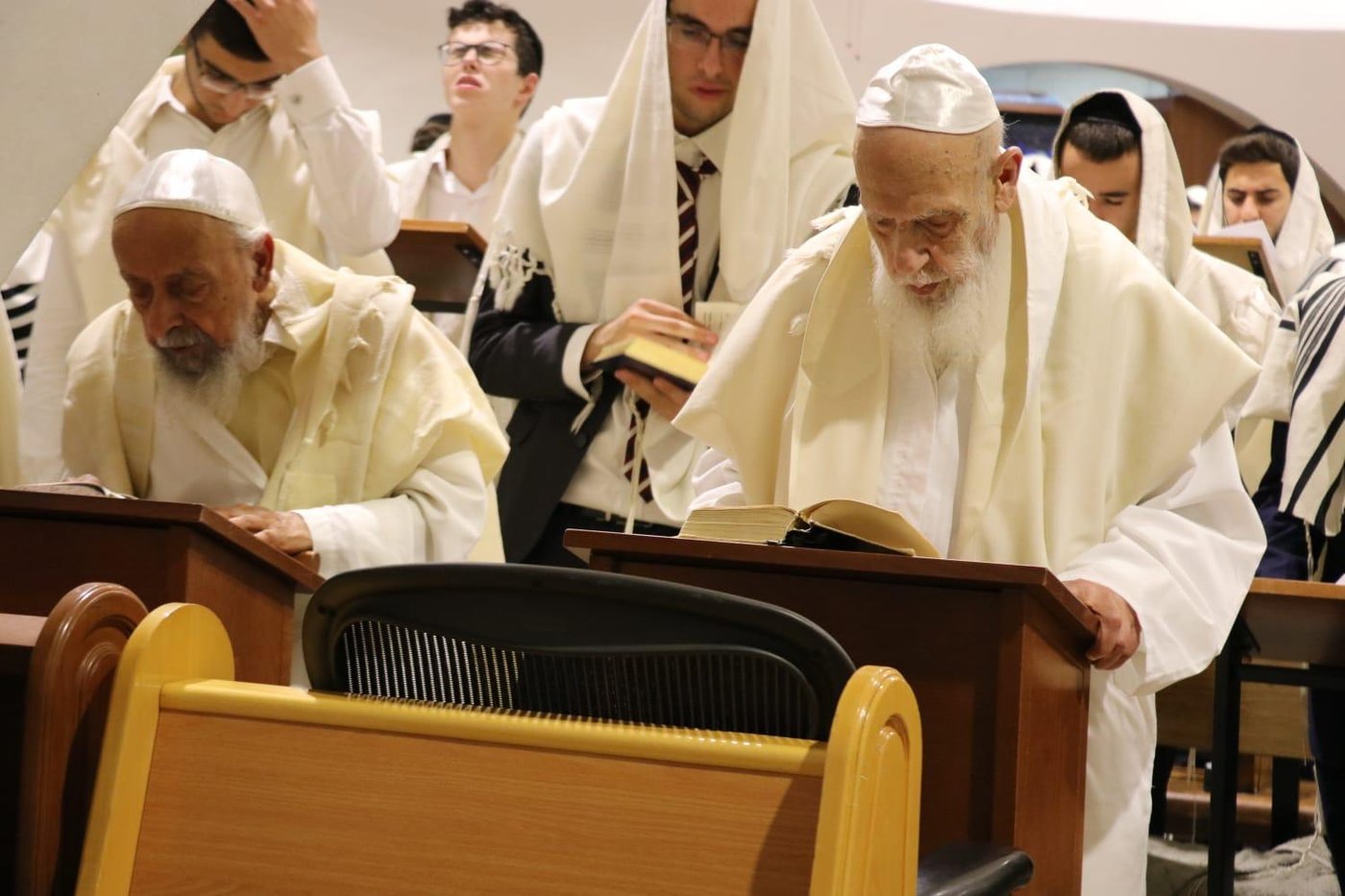 תיעוד: נשיא המועצת חכם שלום כהן והגר"ש בעדני בכיפור