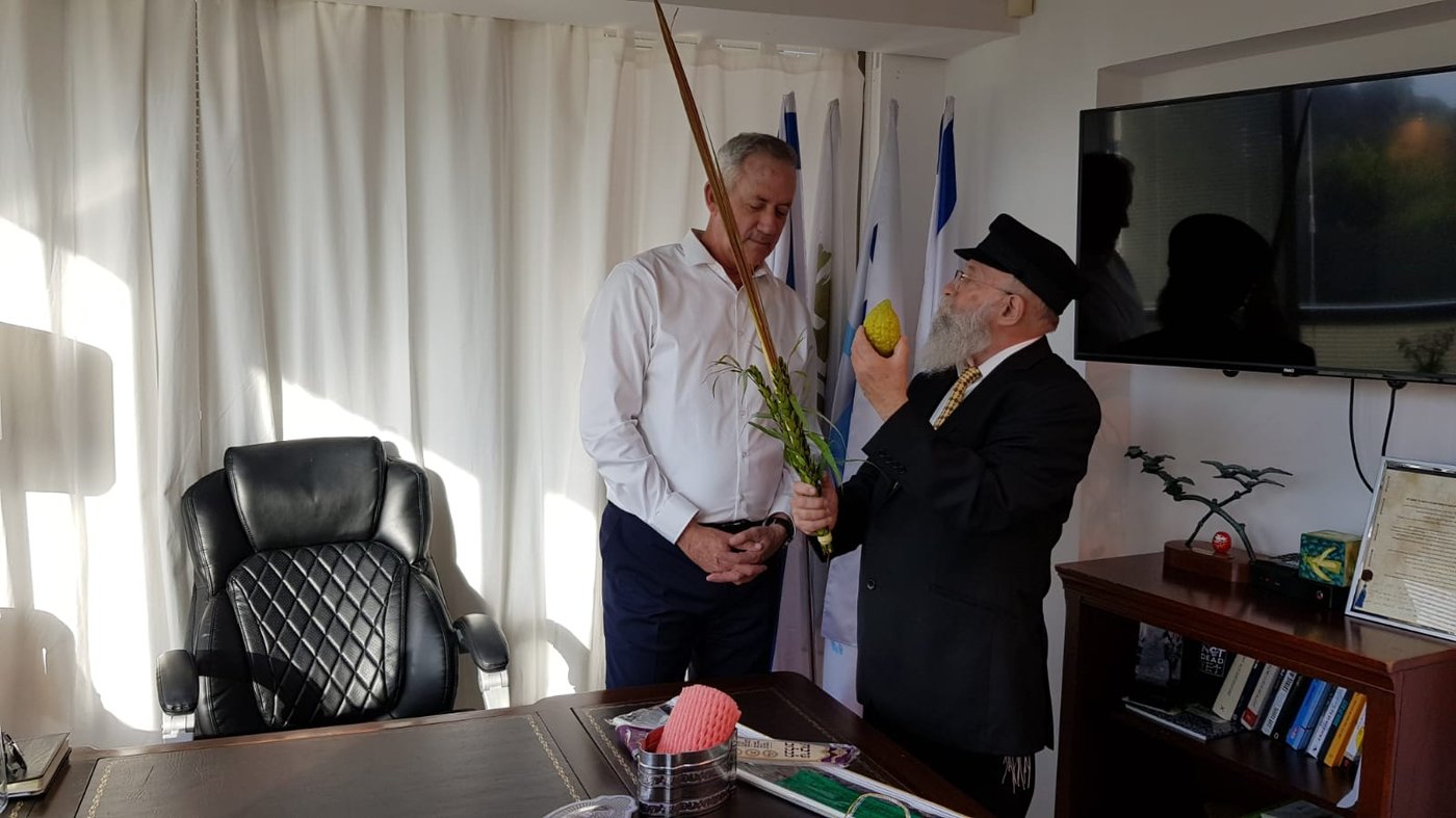 זה מה שהגיב בני גנץ בזמן שקיבל את ארבעת המינים