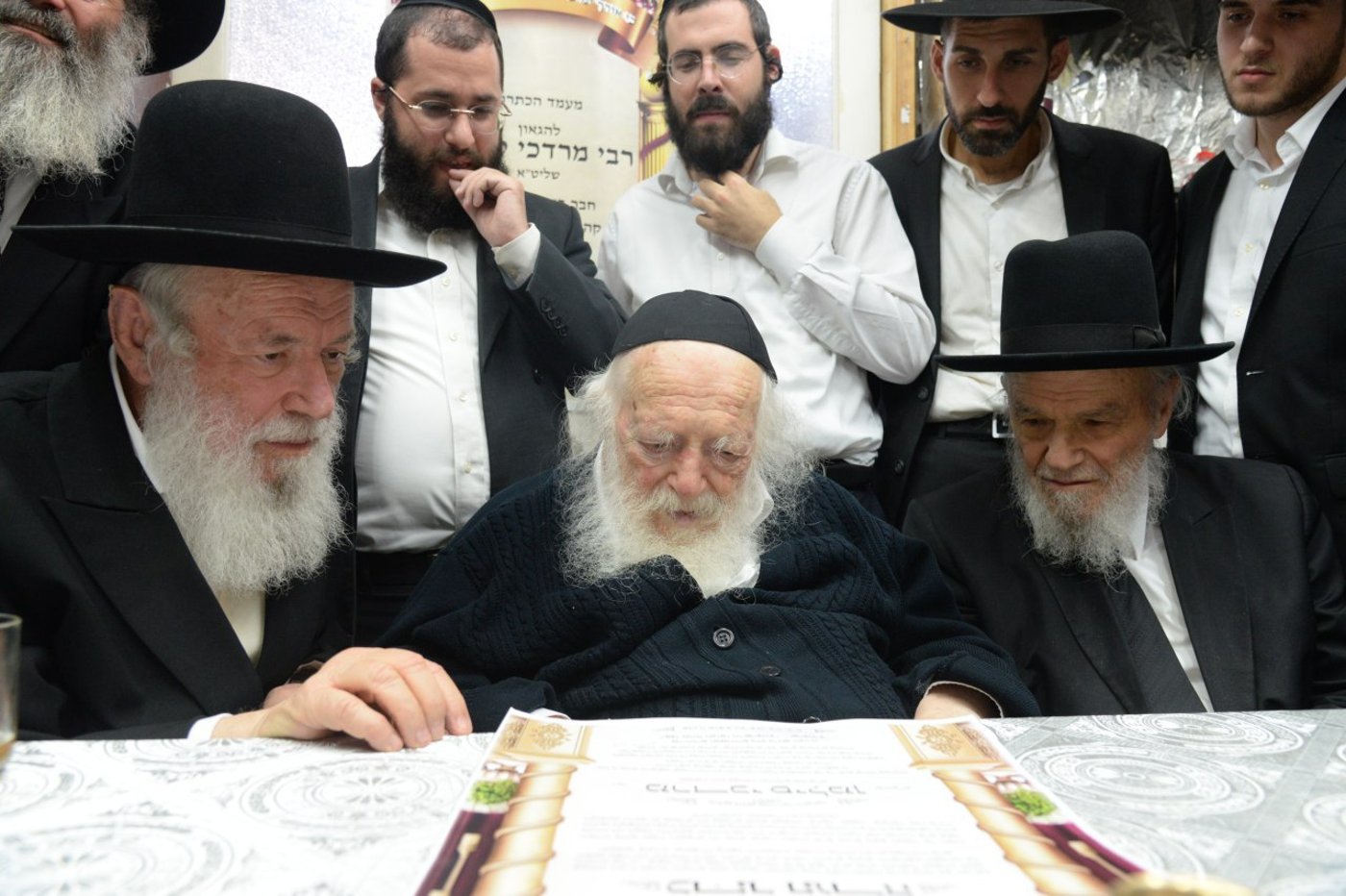 צפו: הגר"מ סילמן הוכתר בבית שר התורה