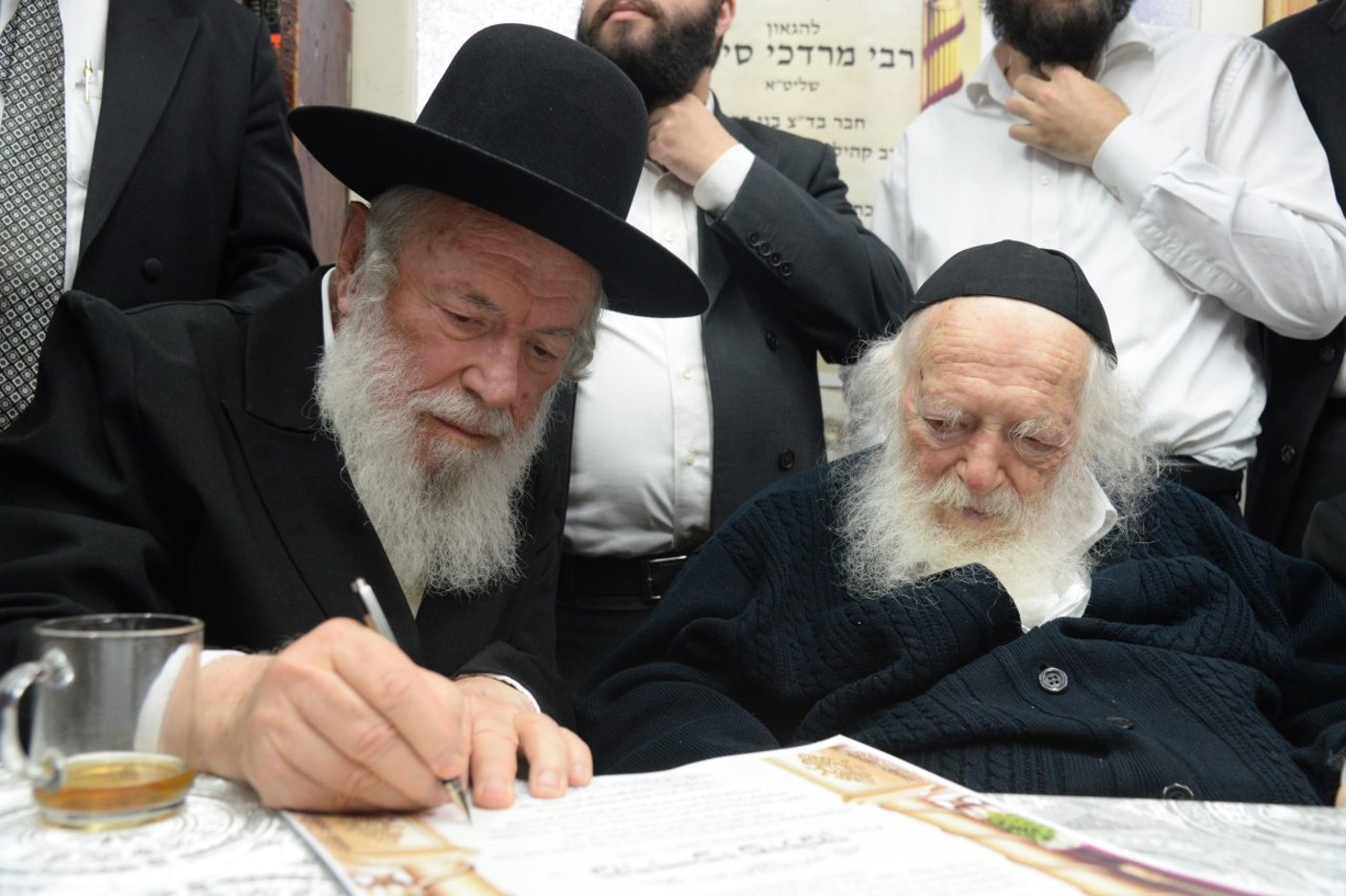 צפו: הגר"מ סילמן הוכתר בבית שר התורה